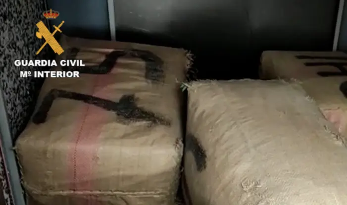 6 ton hasj gepakt bij Canarische Eilanden: link met Nederlandse organisatie (VIDEO)