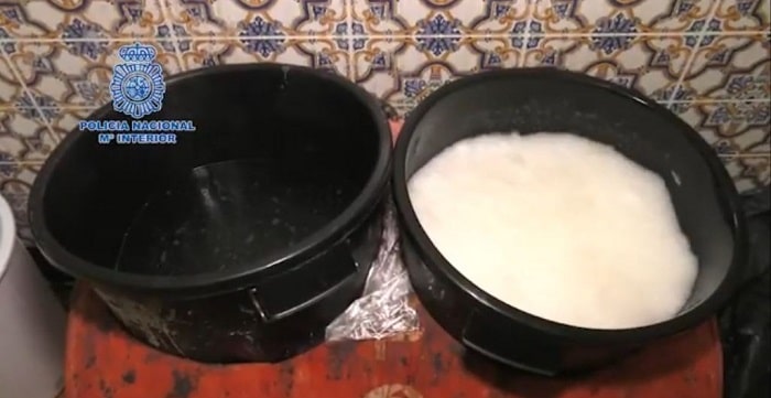 Colombiaanse “koks” opgepakt in cocaïnelab op Spaanse boerderij (VIDEO)