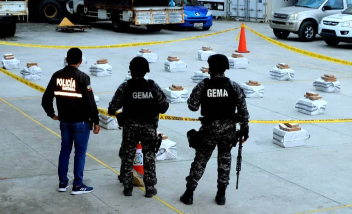 Ruim 2,4 ton voor Antwerpen in beslag genomen in Ecuador