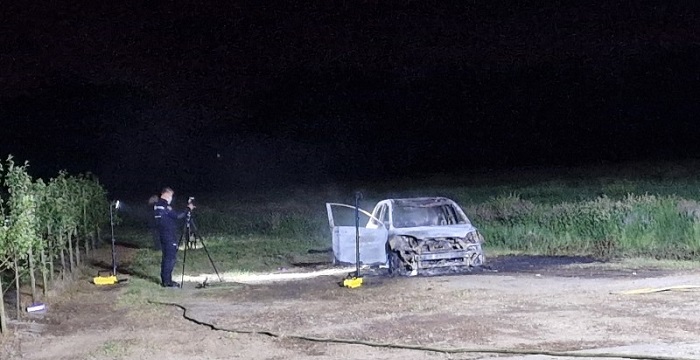 Lichaam aangetroffen in uitgebrande auto in Baarlo