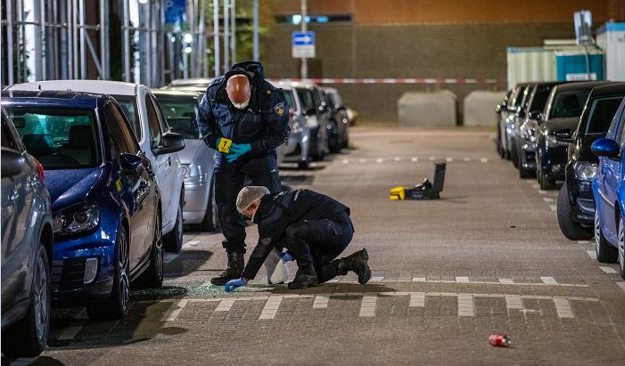 Vier arrestaties na gewonde bij drive-by shooting in Rotterdam-West (UPDATE)