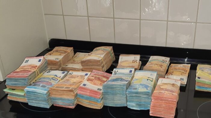 Honderdduizenden euro’s in beslag genomen
