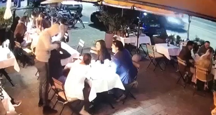 Overvaller met pistool eist Rolex van restaurantbezoeker in Amsterdam (VIDEO)