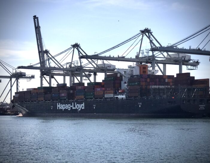 Medewerker expeditiebedrijf verdacht van hulp bij drugsinvoer haven Rotterdam