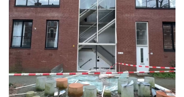 Aanslagen op woningen in Amsterdam en Rotterdam