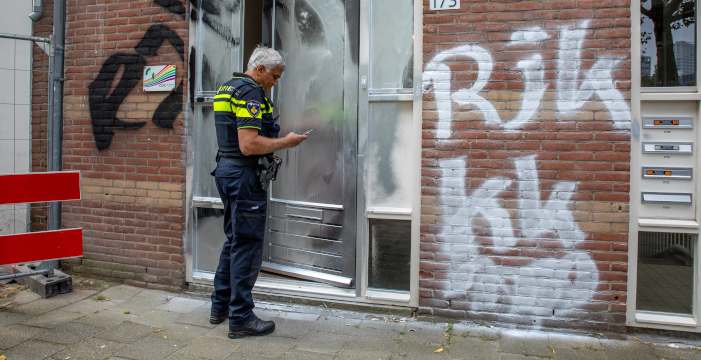Politie: invallen bij leden harde kern Feyenoord