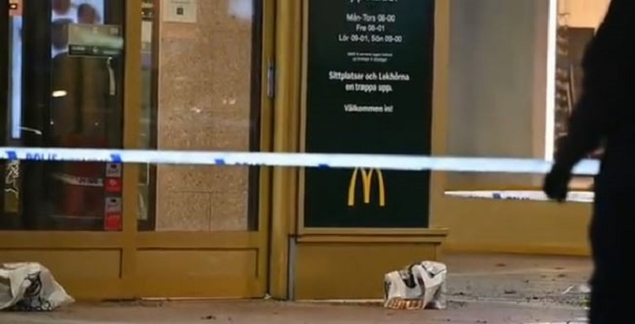 Dode en twee gewonden bij schietpartij McDonald’s in Zweden