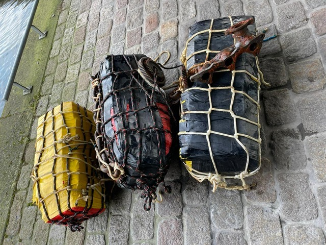 128 kilo cocaïne onder schip in Amsterdamse haven