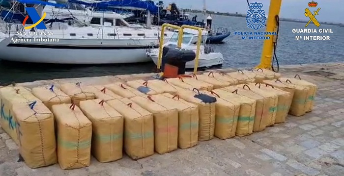 3.750 kilo hasj onderschept aan Zuid-Spaanse kust (VIDEO)