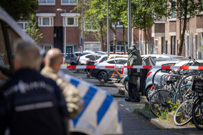 Politie vindt handgranaten in Amsterdam-Oost (UPDATE)