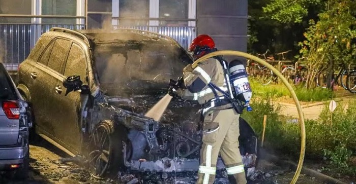 Explosie bij woning én uitgebrande auto in Diemen-Zuid