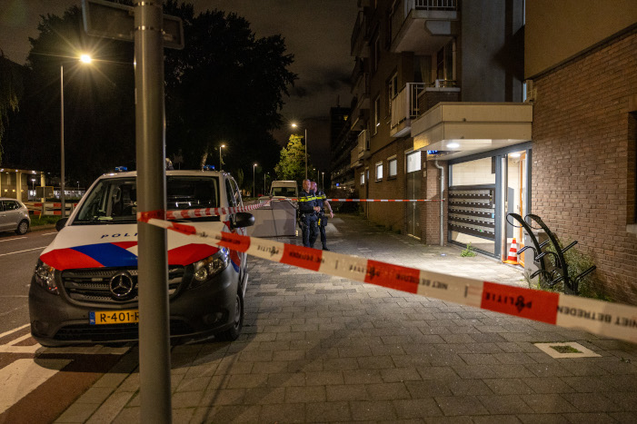 Verdachte gearresteerd voor doodschieten man bij flat Rotterdam-Hoogvliet (UPDATE3)