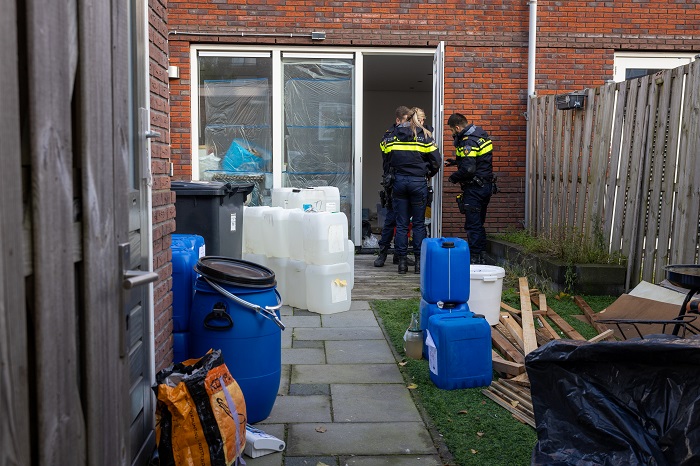 Arrestaties na vondst cocaïnewasserij in woonwijk Schiedam
