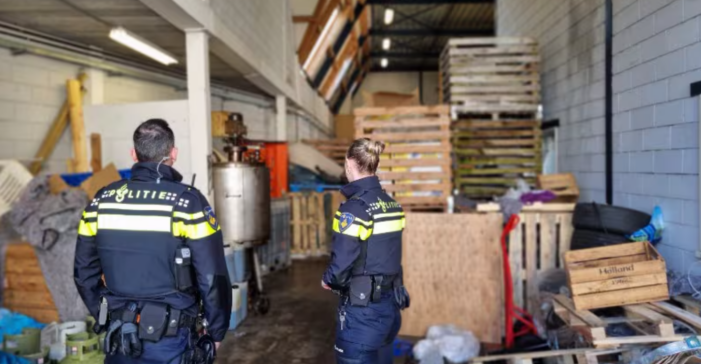 Vondst MDMA-lab in Bosschenhoofd, twee mannen gearresteerd
