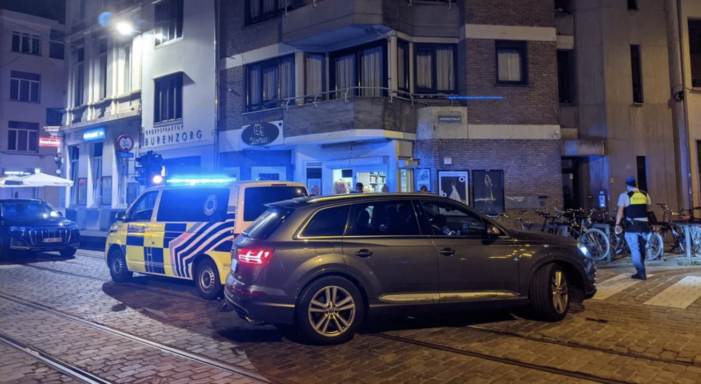 ‘Twee Antwerpse politiemensen veroordeeld voor geweld tegen Nederlanders’