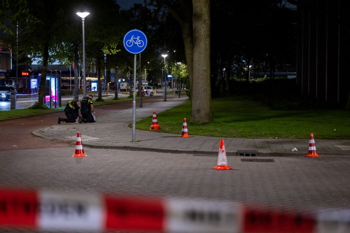 Auto beschoten vanuit andere auto in Rotterdam